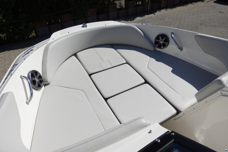 Sea Ray SPXE 210 & Trailer (1. Hand)