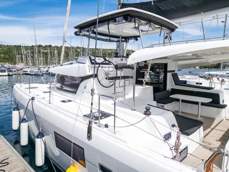 Lagoon 42, 4+2