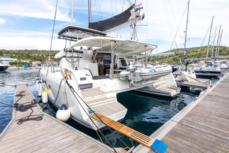Lagoon 42, 4+2