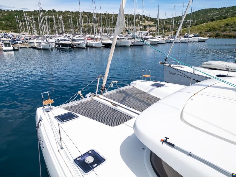 Lagoon 42, 4+2