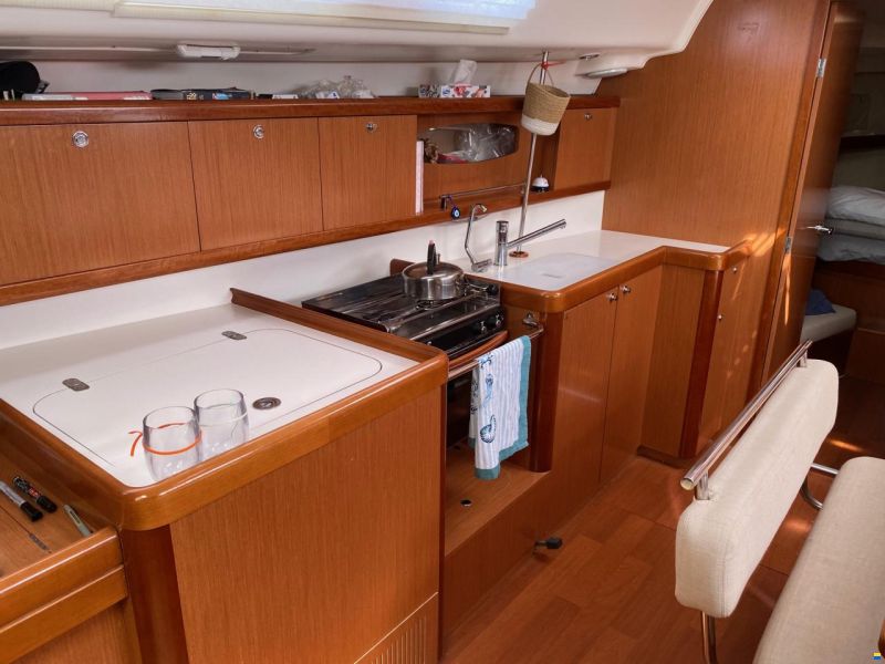 Beneteau Oceanis 43