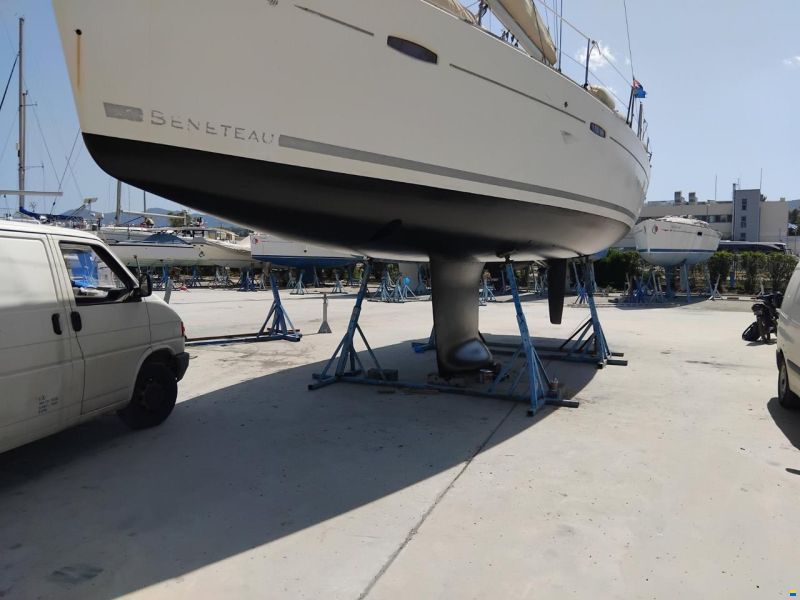 Beneteau Oceanis 43