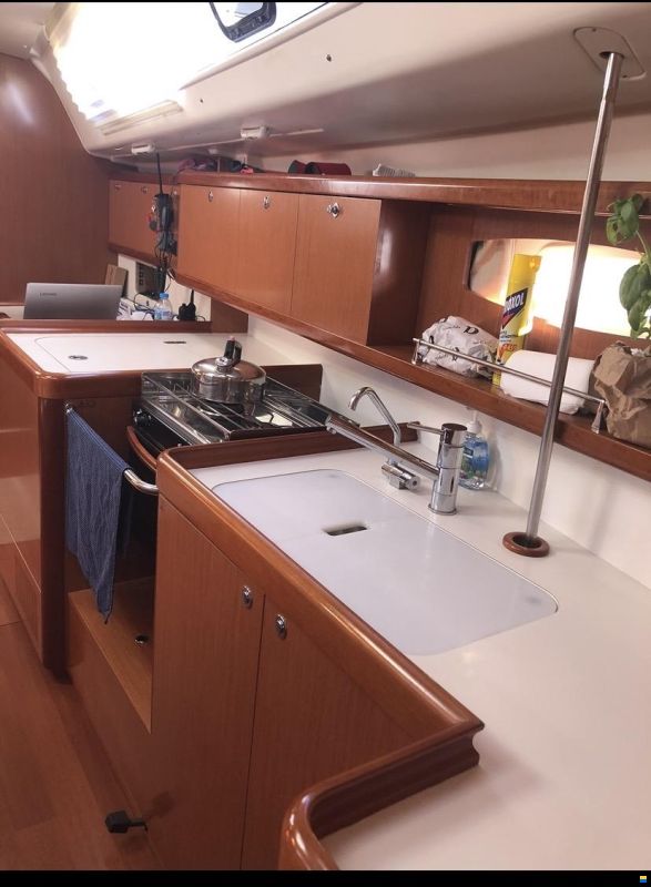 Beneteau Oceanis 43