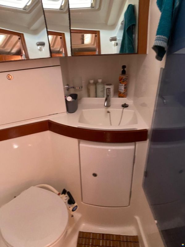 Beneteau Oceanis 43