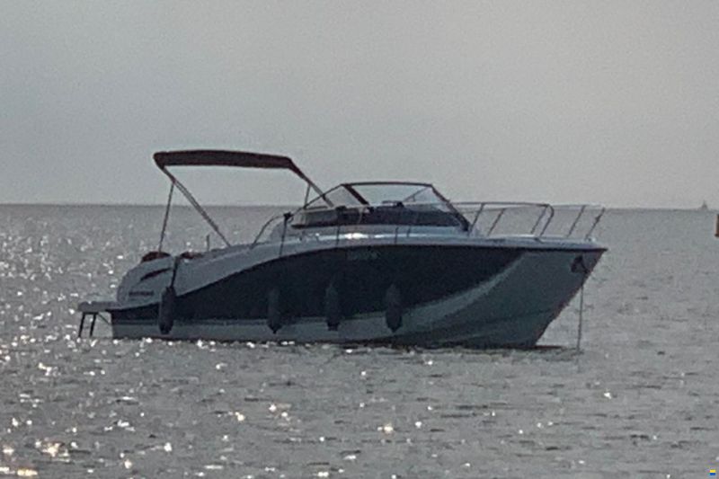 Quicksilver 875 Sundeck