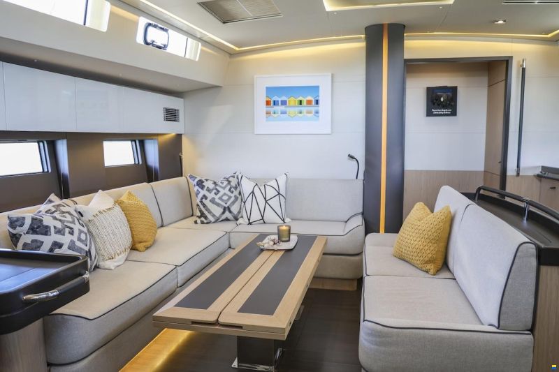 Beneteau OCEANIS YACHT 62