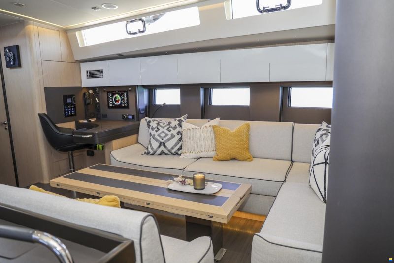Beneteau OCEANIS YACHT 62