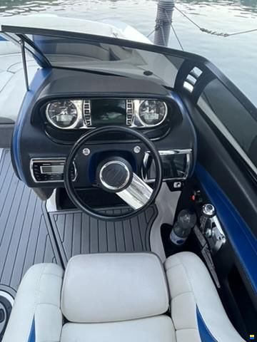 Malibu Wakesetter 22MXZ