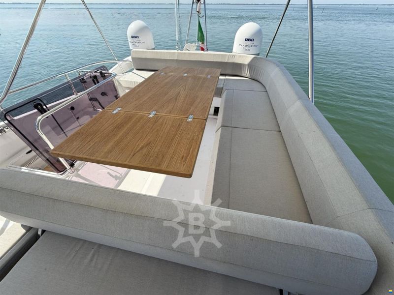 Ferretti 550
