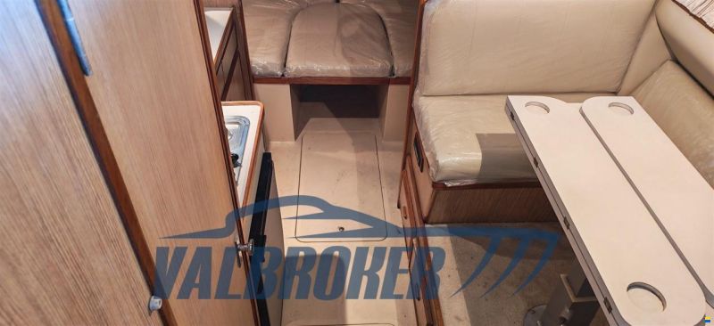 Bertram Yacht 28 Fly