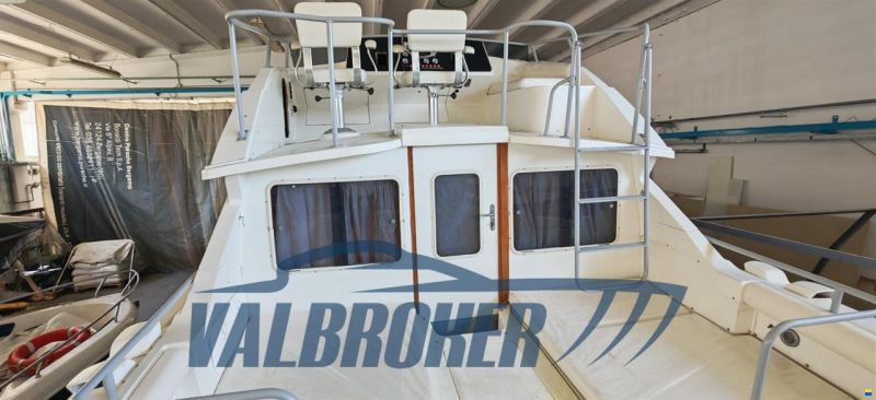 Bertram Yacht 28 Fly