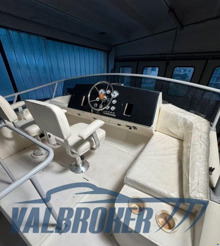 Bertram Yacht 28 Fly