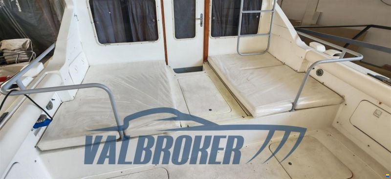 Bertram Yacht 28 Fly