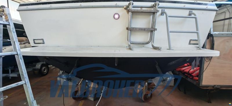 Bertram Yacht 28 Fly
