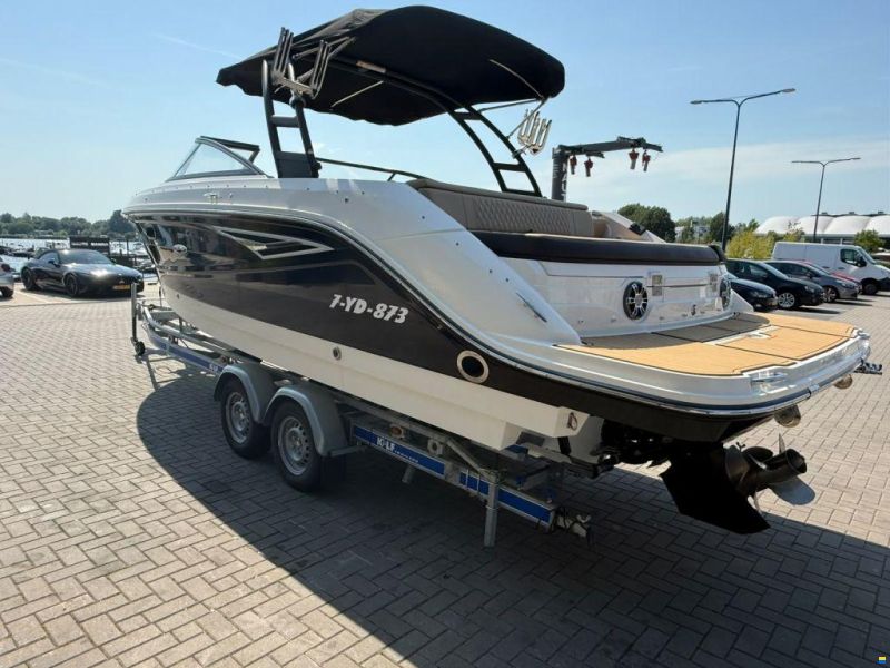 Sea Ray SLX 250
