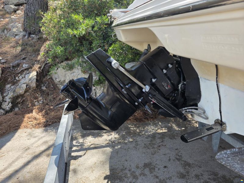 Sea Ray 230 Overnighter Select