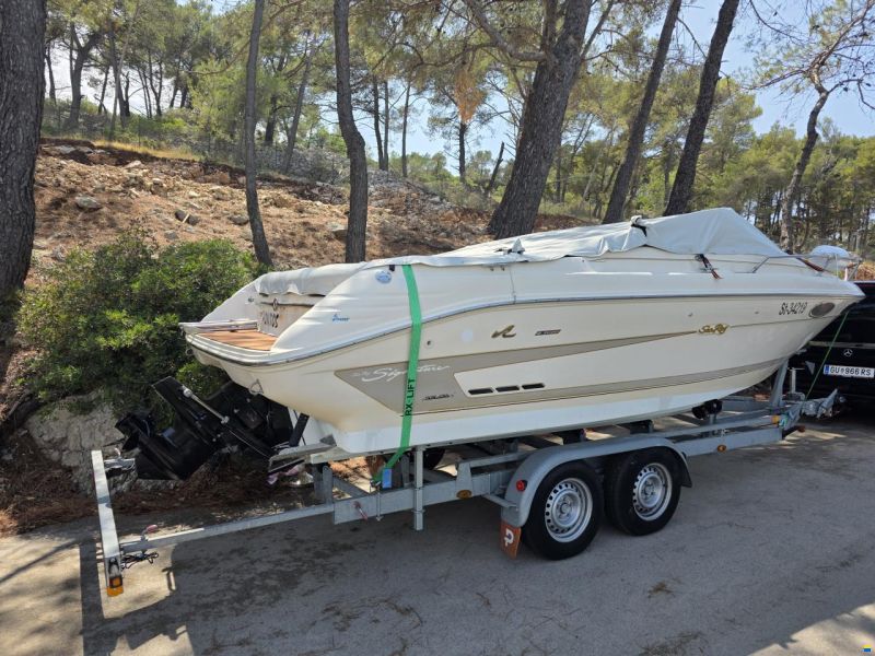 Sea Ray 230 Overnighter Select