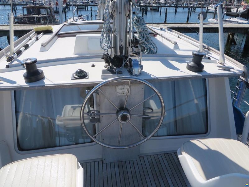 Nauticat 33