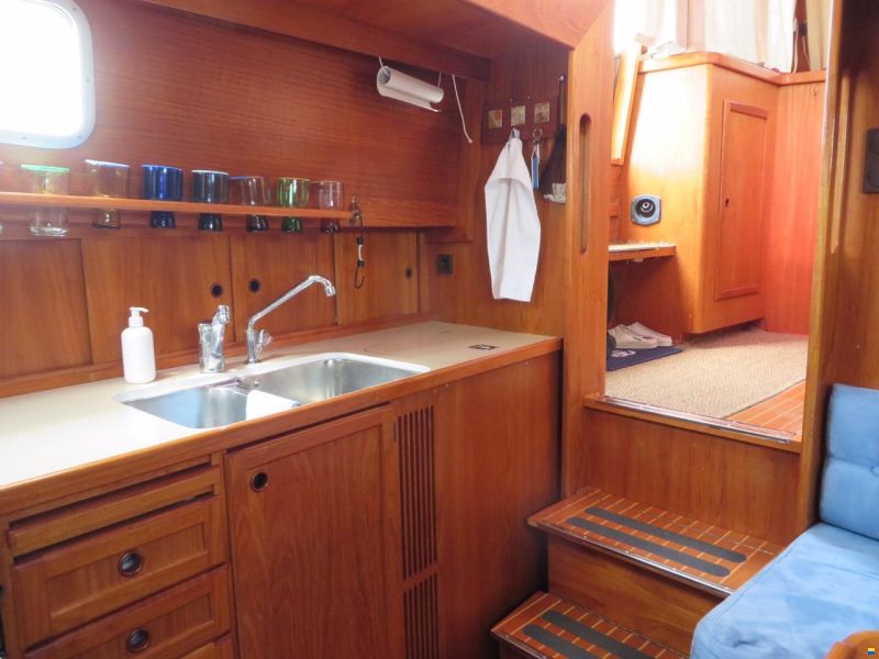 Nauticat 33