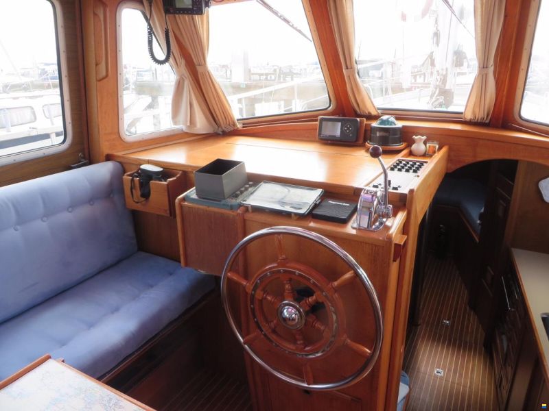 Nauticat 33