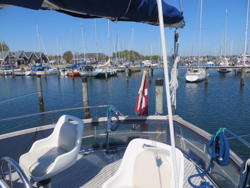 Nauticat 33