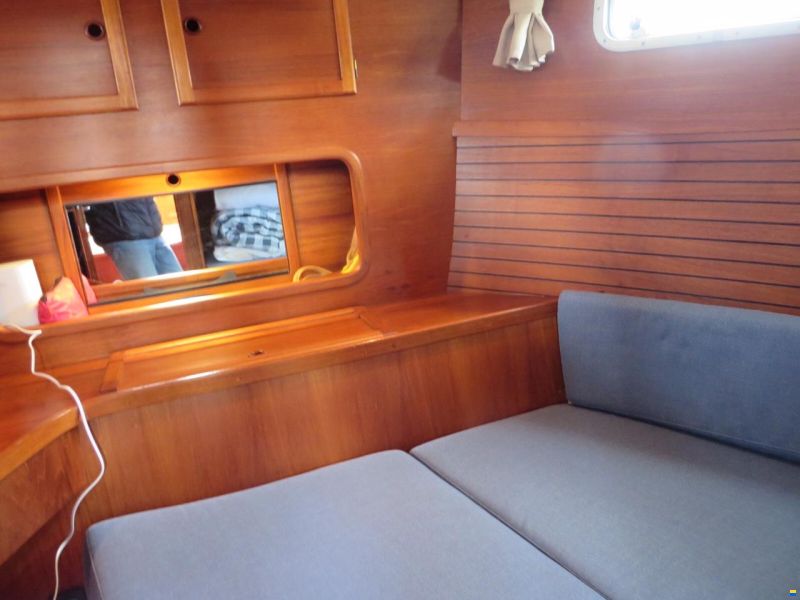 Nauticat 33