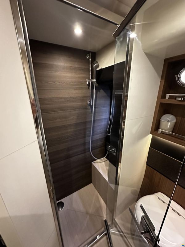 Absolute Navetta 52