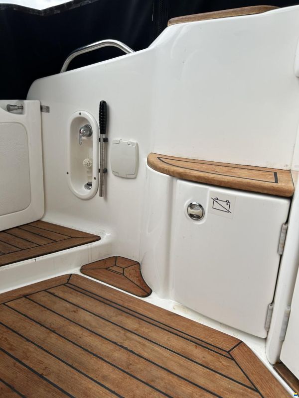 Sealine Sportcruiser 28