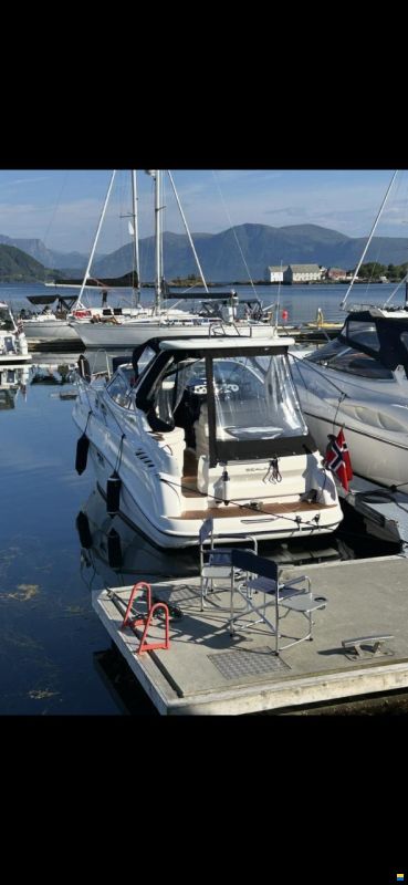 Sealine Sportcruiser 28