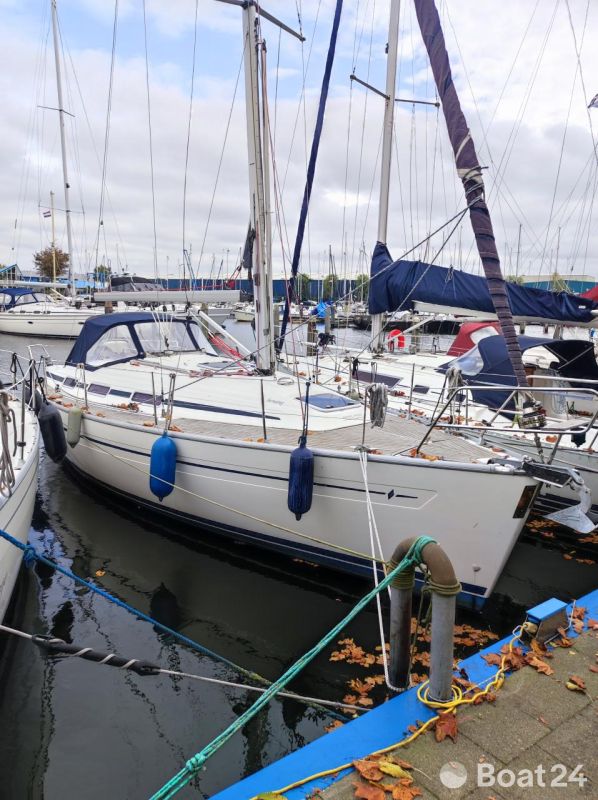 Bavaria 32