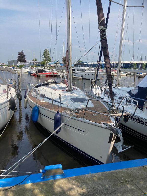 Bavaria 32