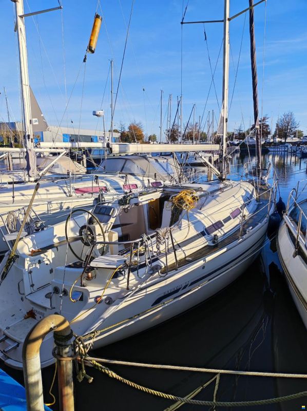 Bavaria 32