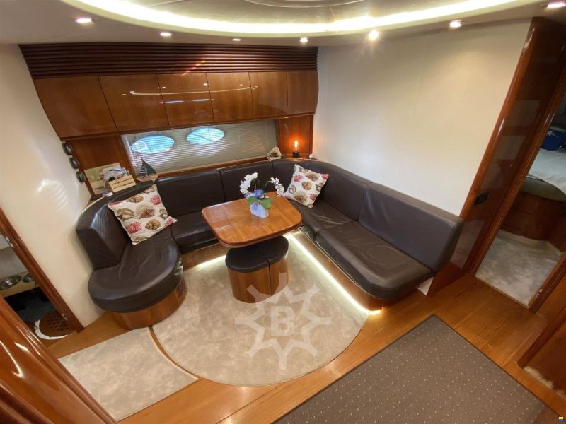 Pershing 54'