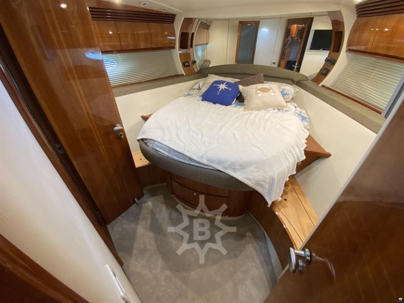 Pershing 54'