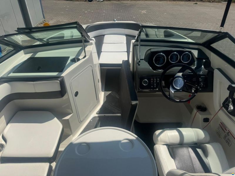 Sea Ray 190 SPX Bowrider