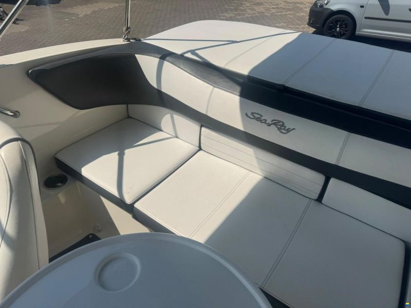 Sea Ray 190 SPX Bowrider