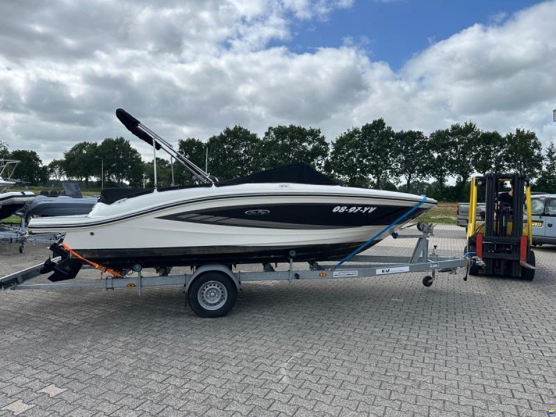 Sea Ray 190 SPX Bowrider