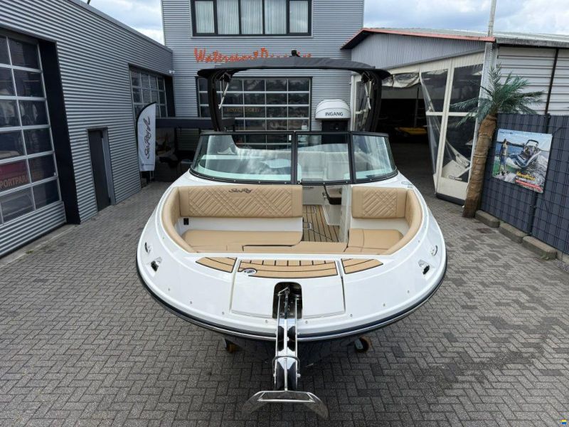 Sea Ray SDX 230