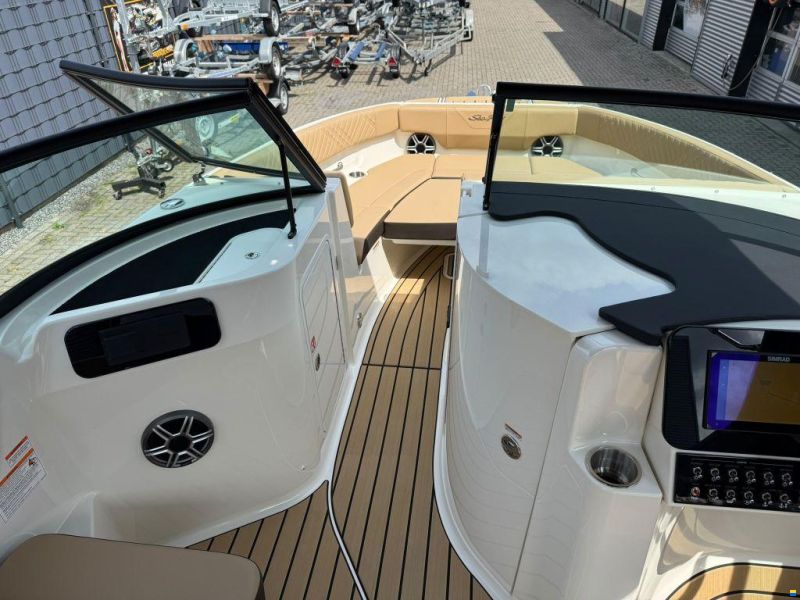 Sea Ray SDX 230