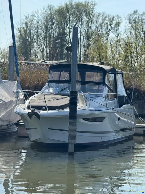 Jeanneau Leader 8