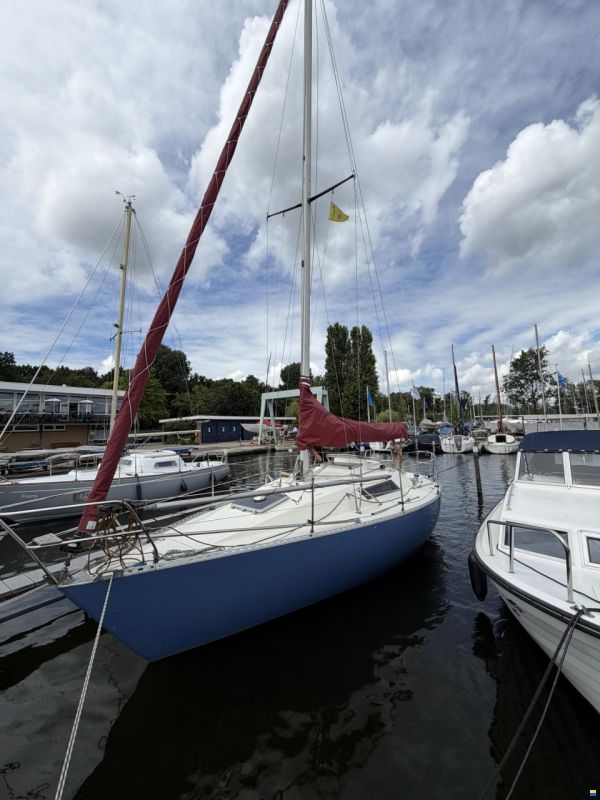Beneteau First 27