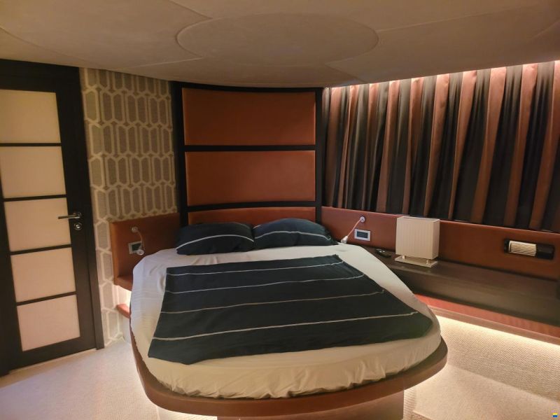 Azimut 62S