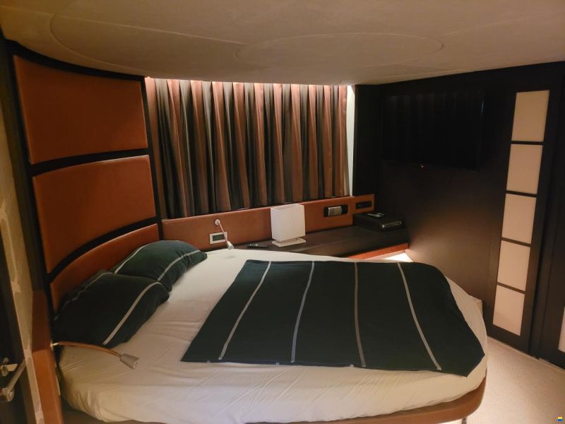 Azimut 62S