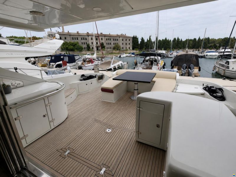 Azimut 62S