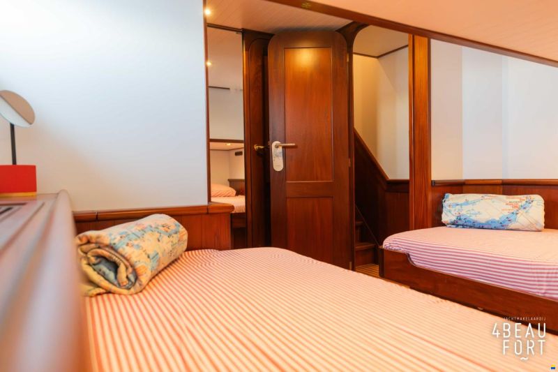 Altena 53 Custom Trawler