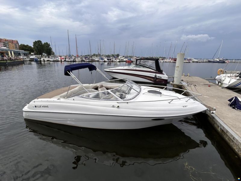 Four Winns 225 sundower