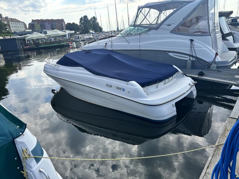 Four Winns 225 Sundower