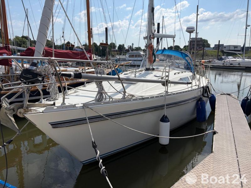 Marine Projects MOODY 346