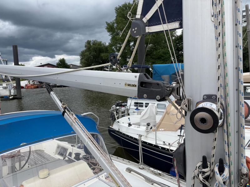 Marine Projects MOODY 346