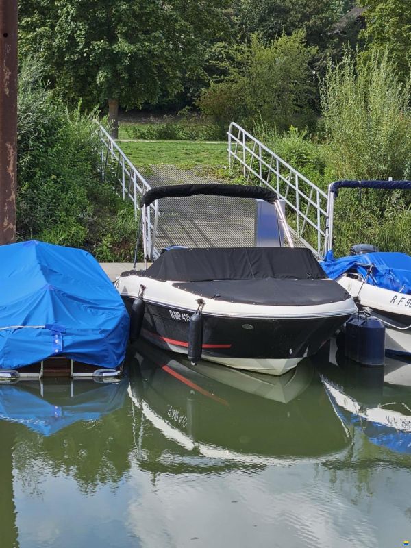Bayliner VR4